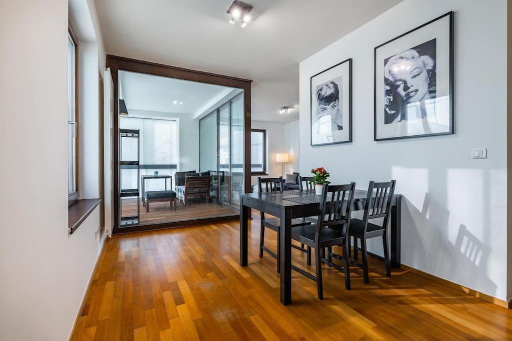 Modern Spacious Flat With A Terrace And A Parking Πράγα Εξωτερικό φωτογραφία